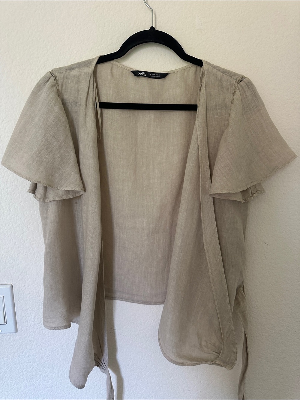 Zara 100% Linen. Highly Virational Open Front Wrap Top With Flutter Sleeve. Med